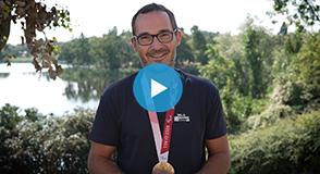 Interview vidéo : 5 questions à Antoine Jesel, médaillé paralympique (aviron) et agent en convention avec le Département.