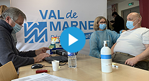 La campagne de rappel du vaccin a démarré dans les résidences autonomie du Val-de-Marne. Suivez notre fil de tweets.
