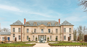 Partez à la découverte des châteaux de Sucy-en-Brie et de Grosbois. L'occasion de revivre l'histoire du Val-de-Marne au XVIIe siècle.