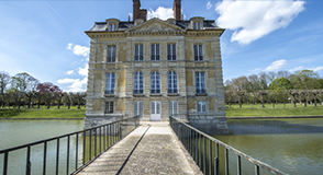 Vous connaissez sans doute le château de Vincennes mais ce n'est pas le seul ! La série "la vie de château" vous emmène à la découverte du patrimoine historique du Val-de-Marne. Suivez le guide !