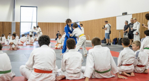 Saviez-vous que le Département accueille de véritables stars du judo dans ses clubs ? Athlètes et clubs d'exception, Jeux olympiques et paralympiques... Découvrez ce qui fait du Val-de-Marne une véritable terre de judo.