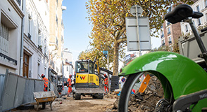Dans le cadre de la stratégie vélo départementale, trois nouvelles pistes cyclables sont en cours de réalisation pour garantir la sécurité des Val-de-Marnais. Direction Charenton-le-Pont, Joinville-le-Pont et Vincennes/Saint-Mandé pour suivre l’avancée des travaux.