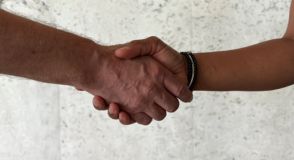 Aide au logement, gestion de budget, retour à l’emploi, RSA… Le Département vous invite à vous rendre dans l’un de ses 20 Espaces Départementaux des Solidarités pour bénéficier d’un accompagnement adapté à vos besoins.