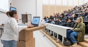 Connaissez-vous « One health », l’approche qui souligne les liens entre la santé humaine, animale et environnementale ? Grâce à elle, les jeunes prennent conscience que leurs choix impactent leur santé et celle de l’écosystème. 