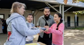 Samedi dernier, la 14e &eacute;dition du dispositif Ordival a d&eacute;but&eacute; au coll&egrave;ge Willy-Ronis (Champigny-sur-Marne). Cette ann&eacute;e, 17 300 ordinateurs seront distribu&eacute;s aux &eacute;l&egrave;ves entrant en 6e, mais quelles sont leurs particularit&eacute;s&nbsp;?
