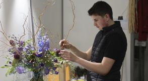 Lylian Franquin Mah&eacute;, 19 ans et apprenti fleuriste au CFA de Saint-Maur, a &eacute;t&eacute; s&eacute;lectionn&eacute; pour repr&eacute;senter la France lors de la finale mondiale des WorldSkills en 2026... &agrave; Shanghai. Tout le Val-de-Marne est derri&egrave;re lui&nbsp;!